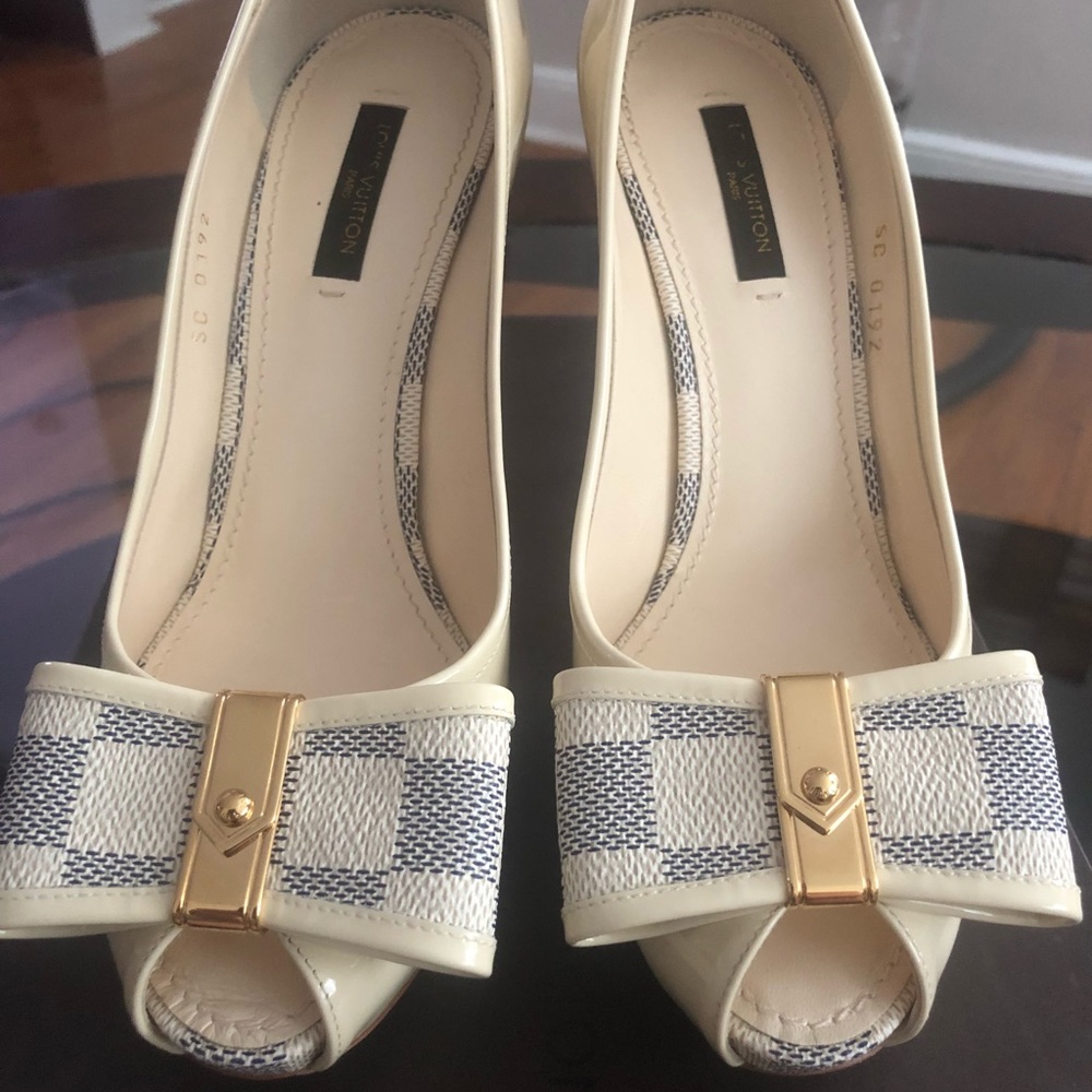 Louis Vuitton Valentine Heels *never worn!* - Picture 4 of 5